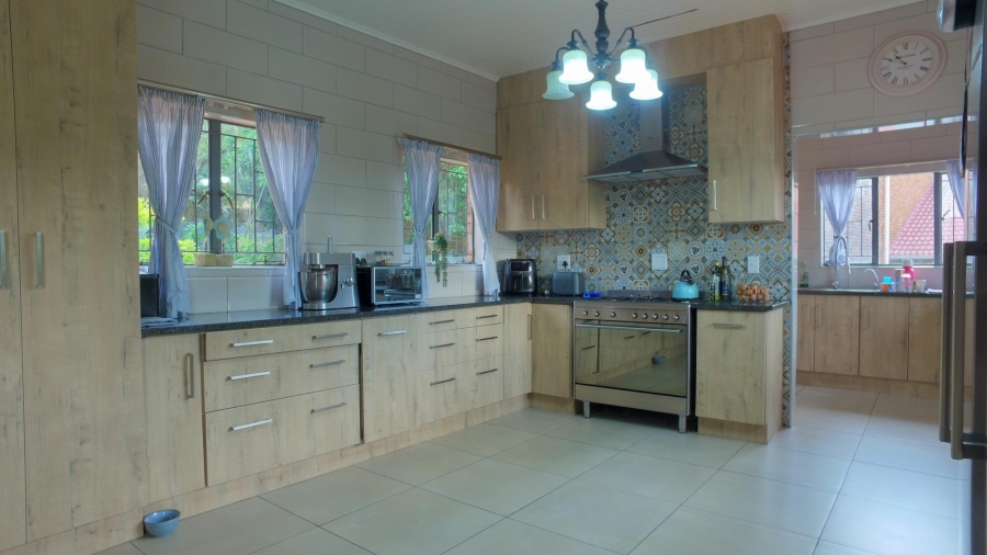 4 Bedroom Property for Sale in Safari Gardens North West